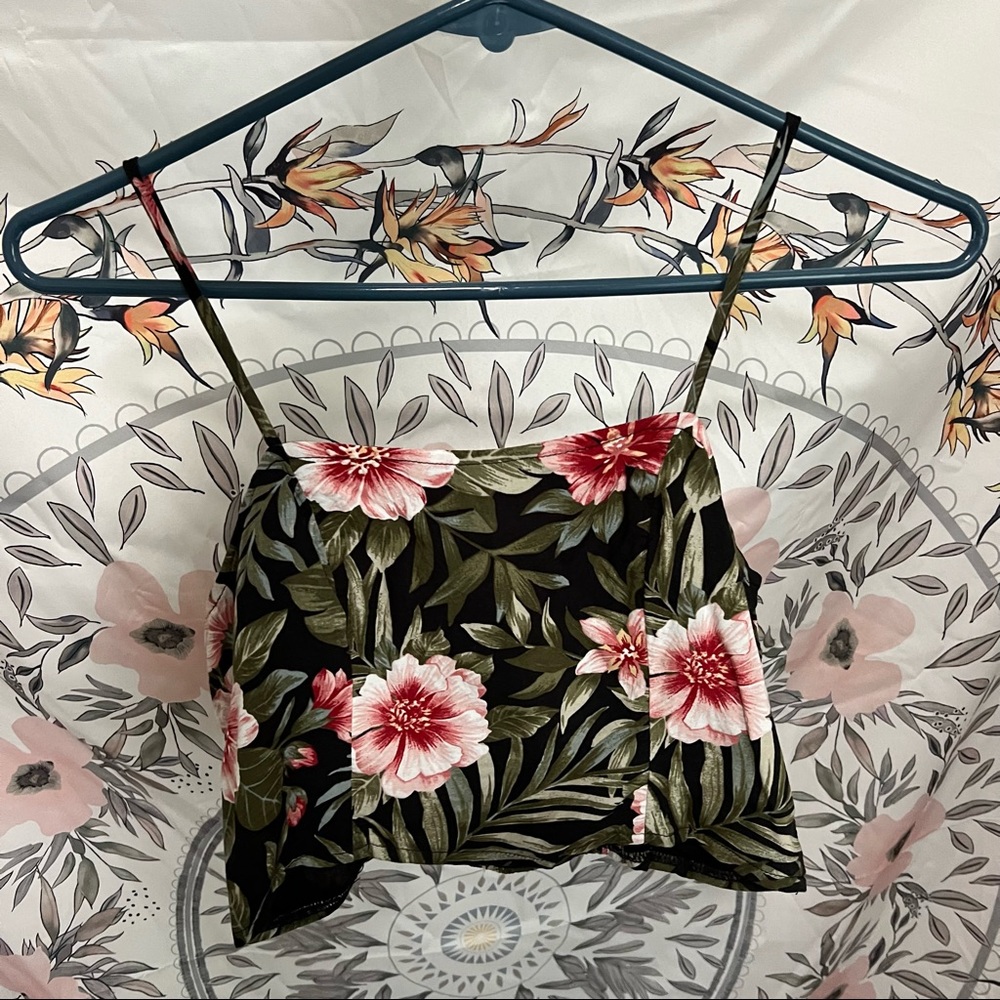 American Eagle Crop Top